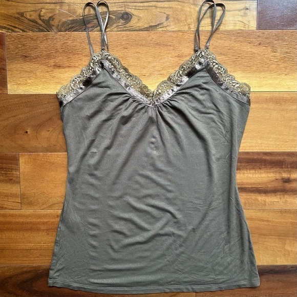 Express Lace Cami - Picture 2 of 7